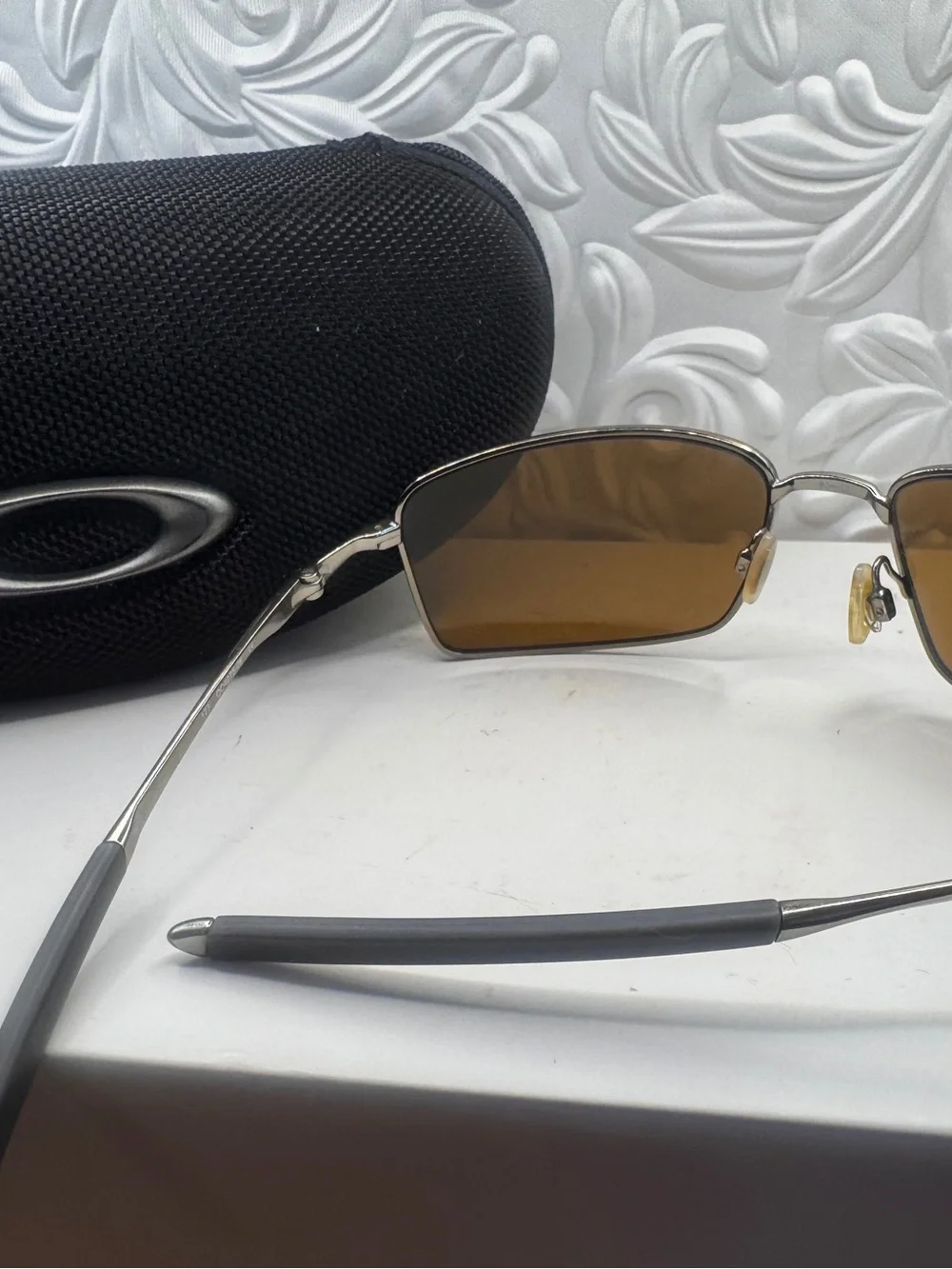 Oakley square wired polarized dark sunglasses
